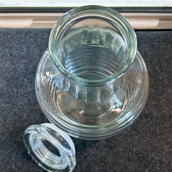 Vintage Anchor Hocking Beehive Ribbed Lidded Clear Glass Carafe Vase - Picture 4 of 14
